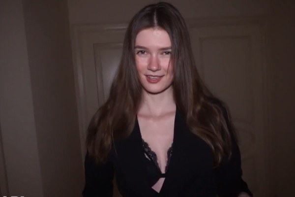 MIRARI Hub - 18 Y.o Escort Girl Came To Order for The First Time
