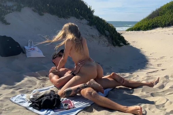 Fuck a beautiful stranger nudist on a sandy beach