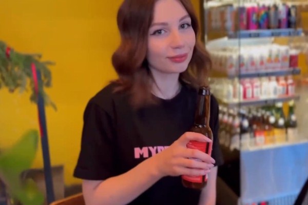 Lesya Moon - beer with pizza and hot sex