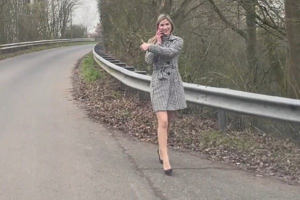 MellyBunnyLuder - SUV for fucking hitchhikers