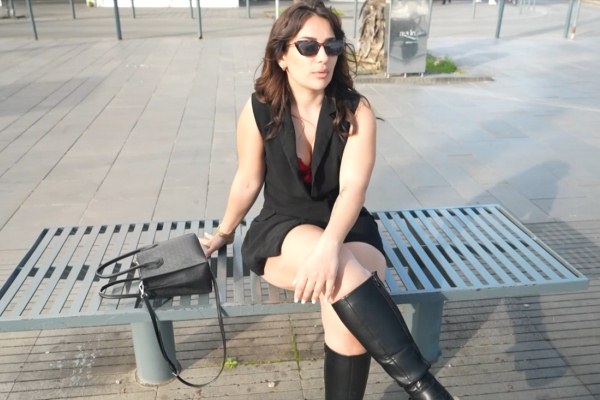 French Alice in search of a good fuck