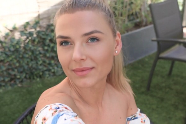Evening sex with blue-eyed Frenchwoman Clara