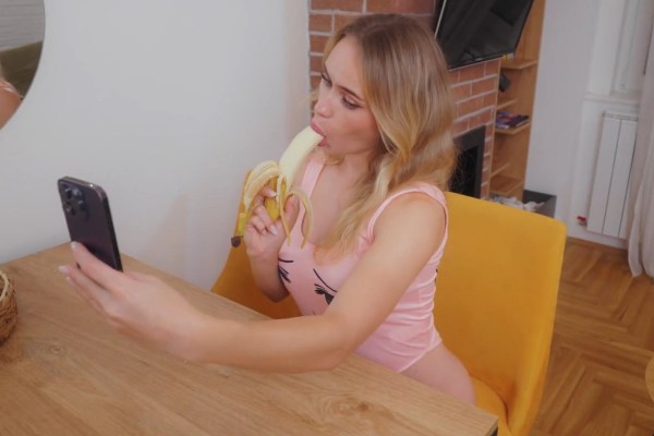 Mari Moore - Banana Workout, but you can also do it on your dick