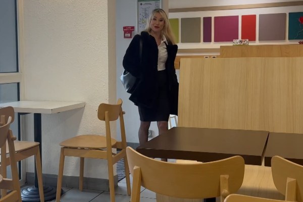 French milf Emma is looking for spontaneous sex