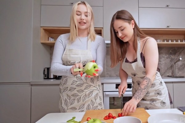 An online kitchen blog featuring anal sex from two Russian beauties