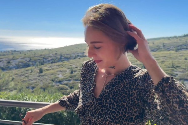 Alma - two dicks in my French pussy at the same time