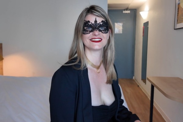 Alice - Fucking a 34-year-old bank manager
