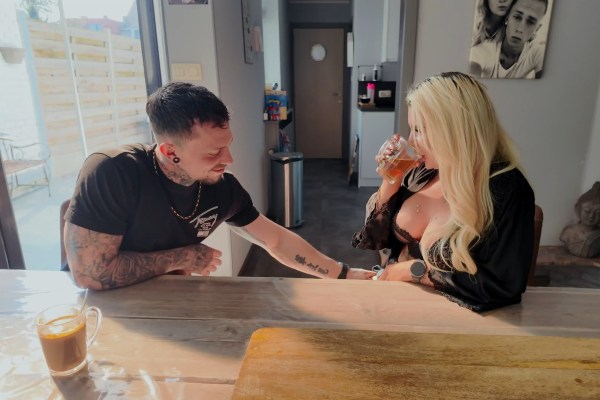 A cup of coffee and sex with his curvy neighbor Stacey