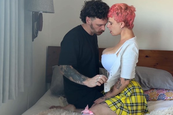 Jesse and Lola - sweet kisses and orgasm