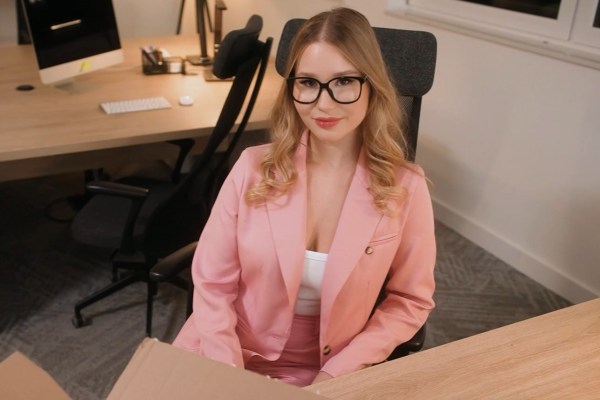 Amalia Davis - Overnight Office Delivery
