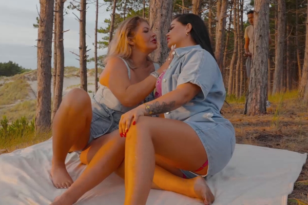 Bad Bunny & Gaby Hofstede - Foursome at the Edge of the Woods